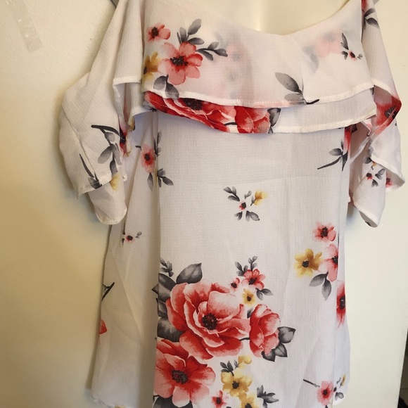 FLORAL RUFFLE COLD SHOULDER BLOUSE - Picture 4 of 6